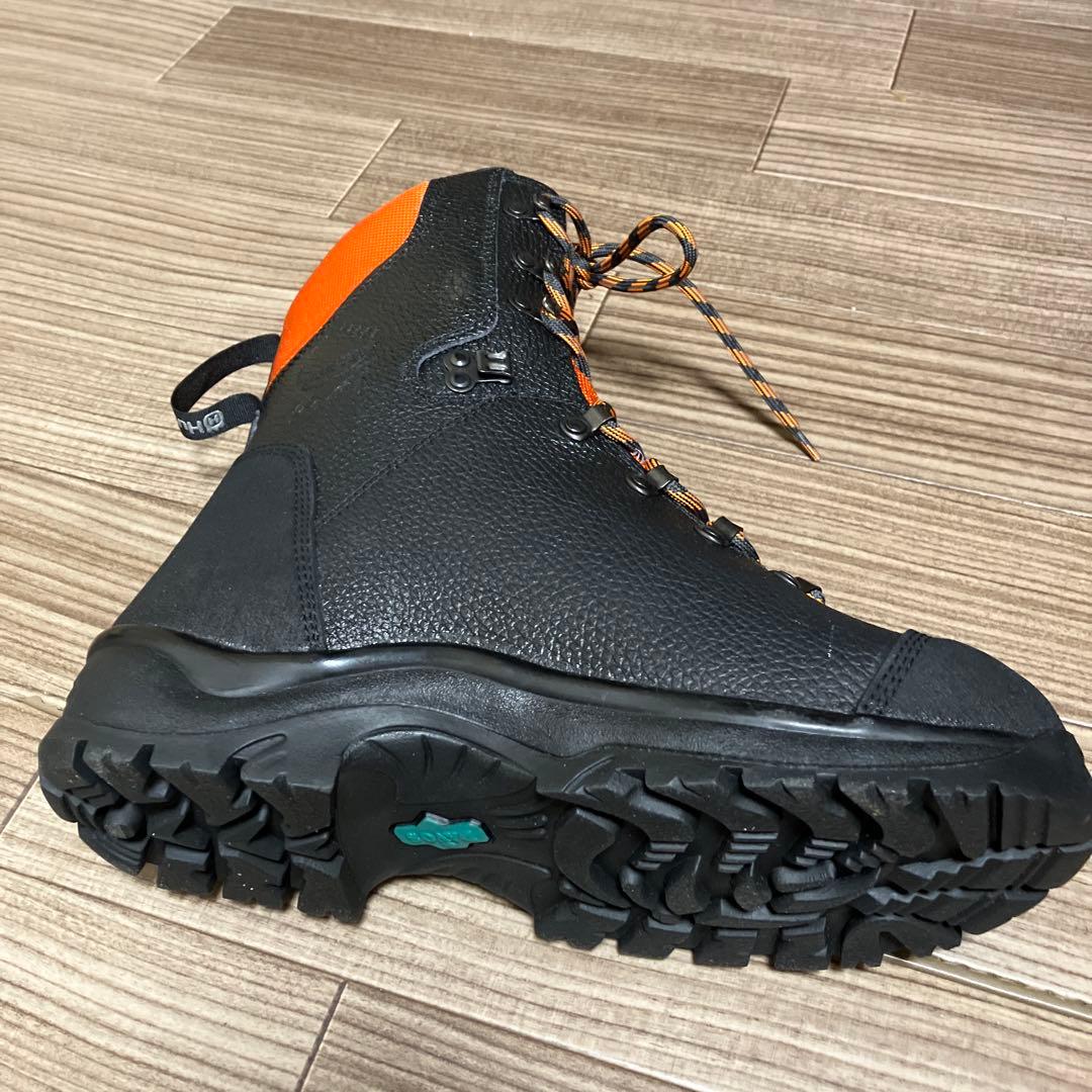 Husqvarna チェーンソーブーツ