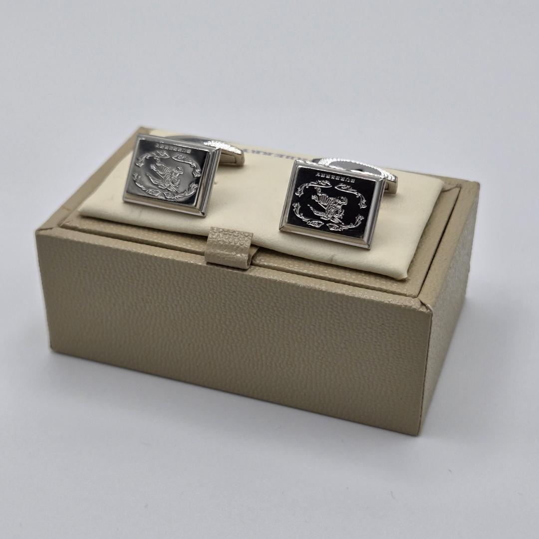 バーバリーのメンズカフスボタン（スターリングシルバー）