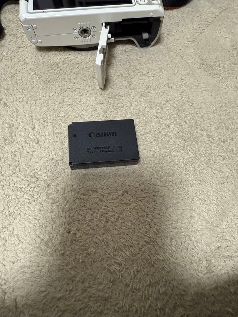 Canon EOS kissM ホワイト ミラーレスカメラ