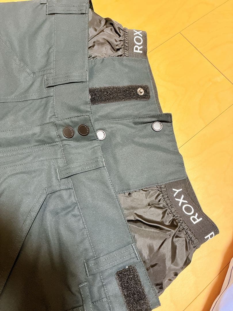 【美品】ROXY スノボウェア M/S 上下セット　ニット帽