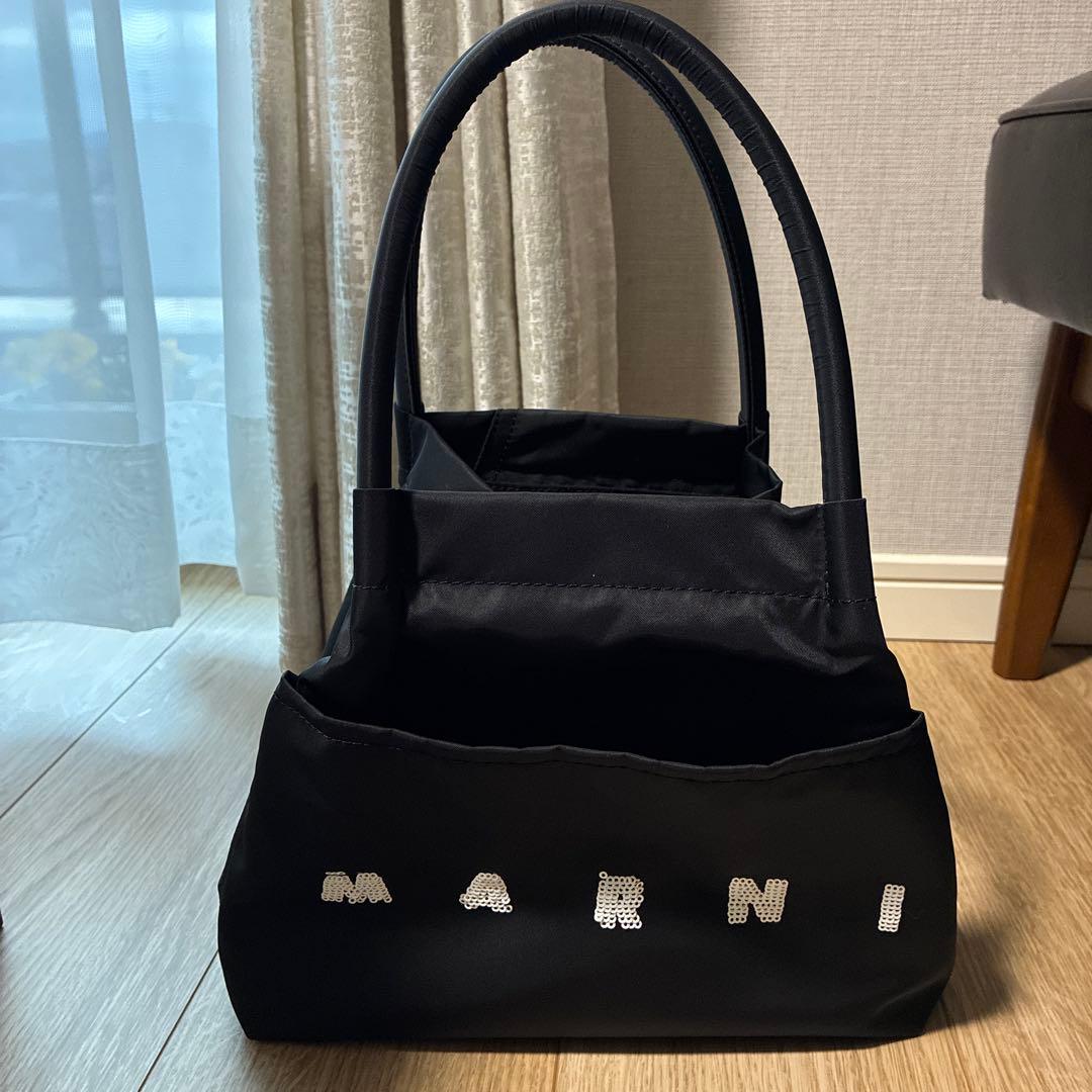MARNI ブラック ハンドバッグ