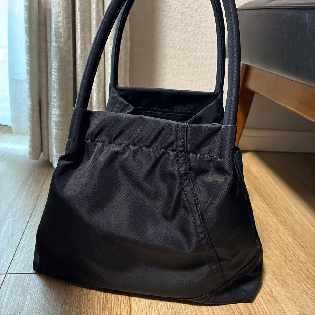 MARNI ブラック ハンドバッグ