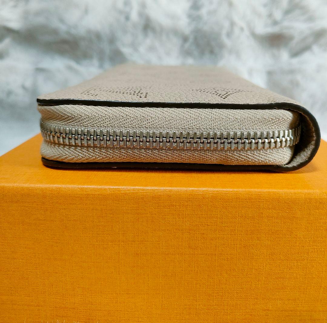 Louis Vuitton マヒナ・レザー ジッピー・ウォレット