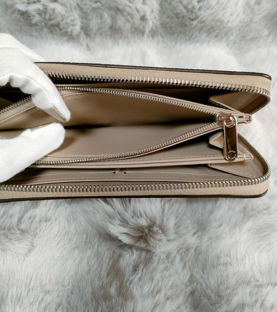 Louis Vuitton マヒナ・レザー ジッピー・ウォレット