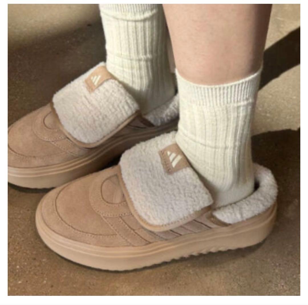 ボア付きベージュサボサンダル