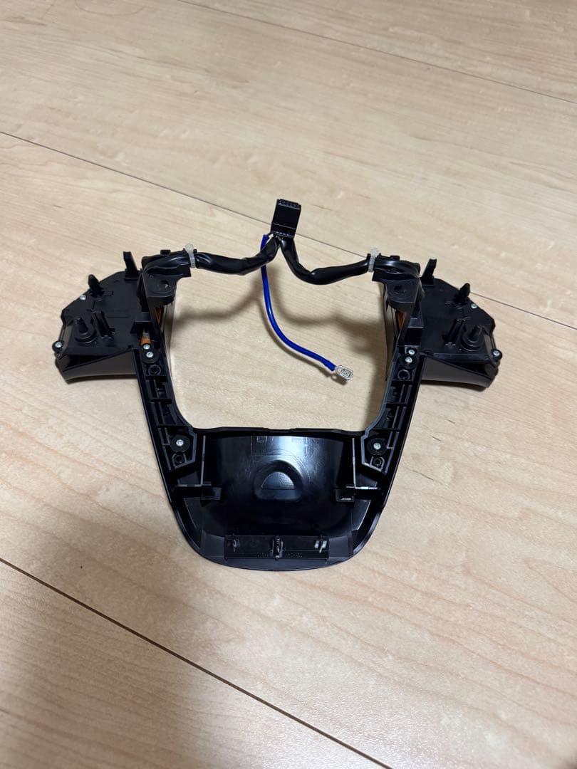 プリウス　50 後期　ステアリング　スイッチ