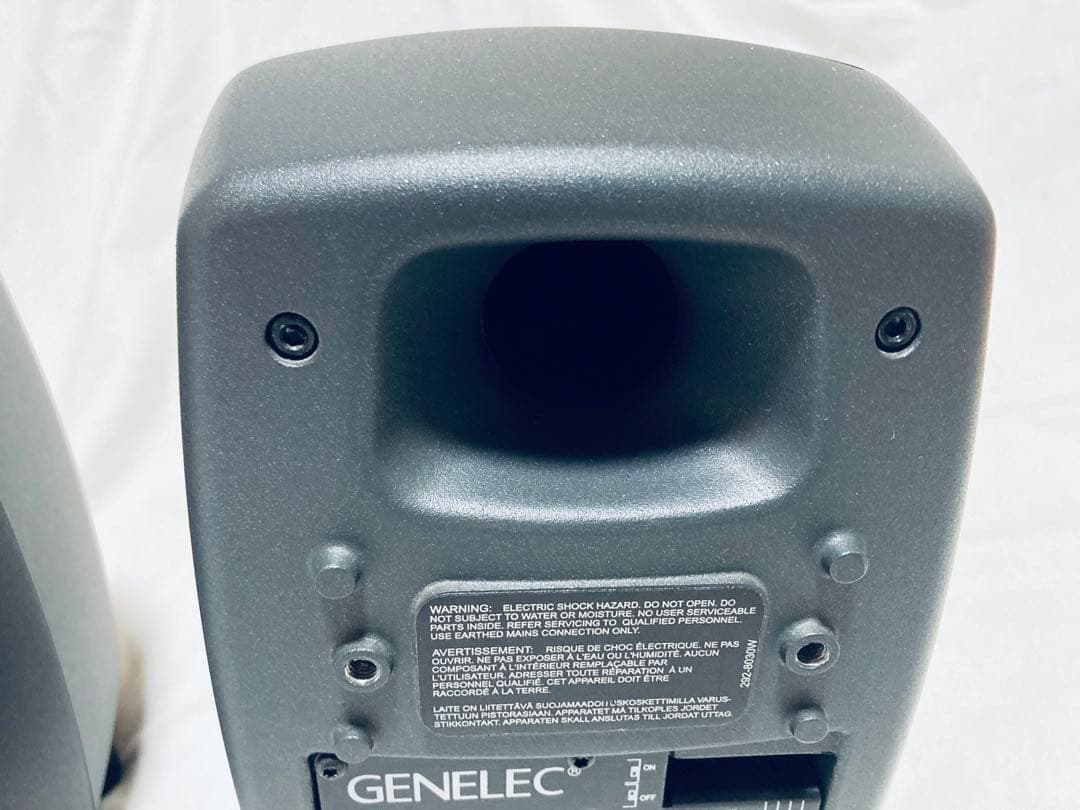 GENELEC 8020B スピーカー ペア 動作良好 台座・金具付 希少