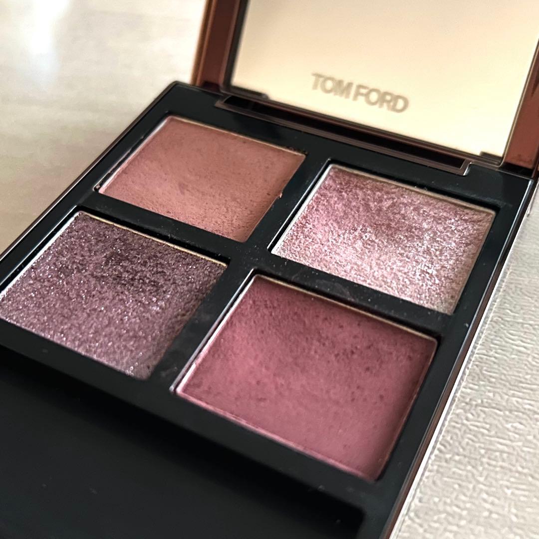 【専用】トムフォード　アイカラークォード　メタリックモーブ　01RW