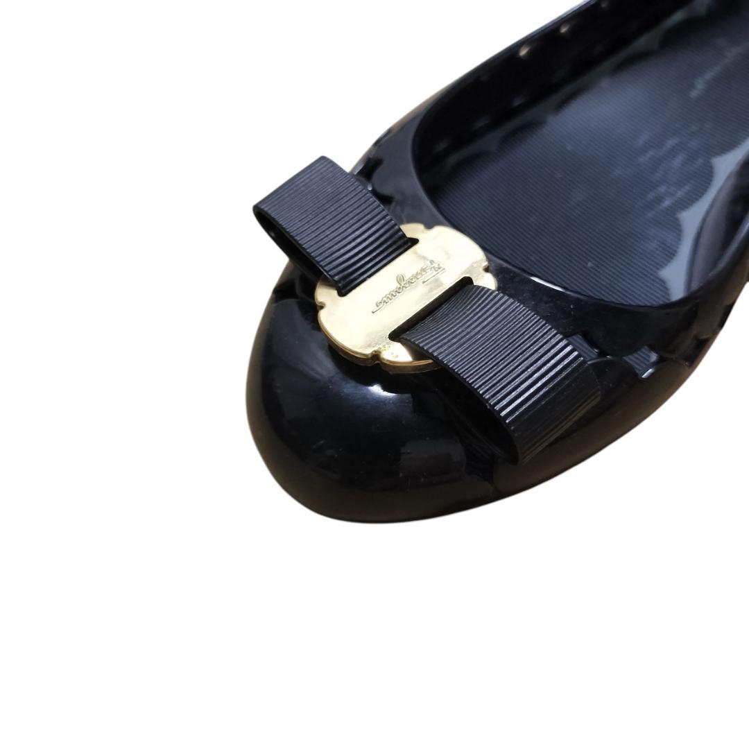 【美品】フェラガモ パンプス ラバー ヴァラ VARA JELLY ブラック