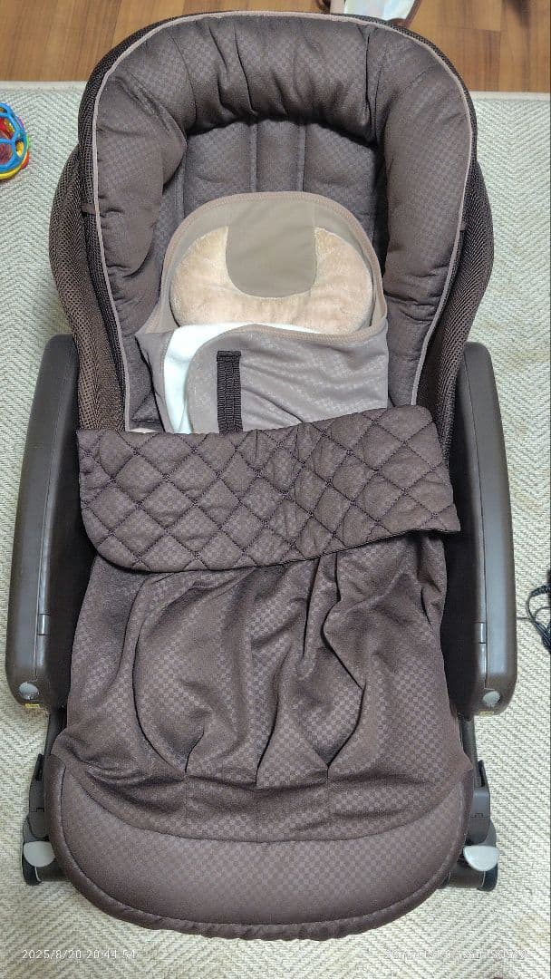 Aprica 電動ハイローチェア ユラリズムオート HIDX