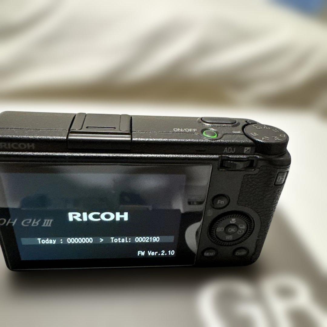 RICOH GR III デジタルカメラ