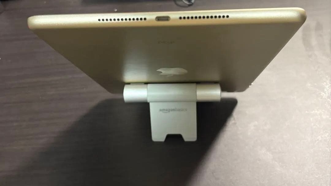 Apple iPad 10.2インチ ゴールド 本体　第五世代