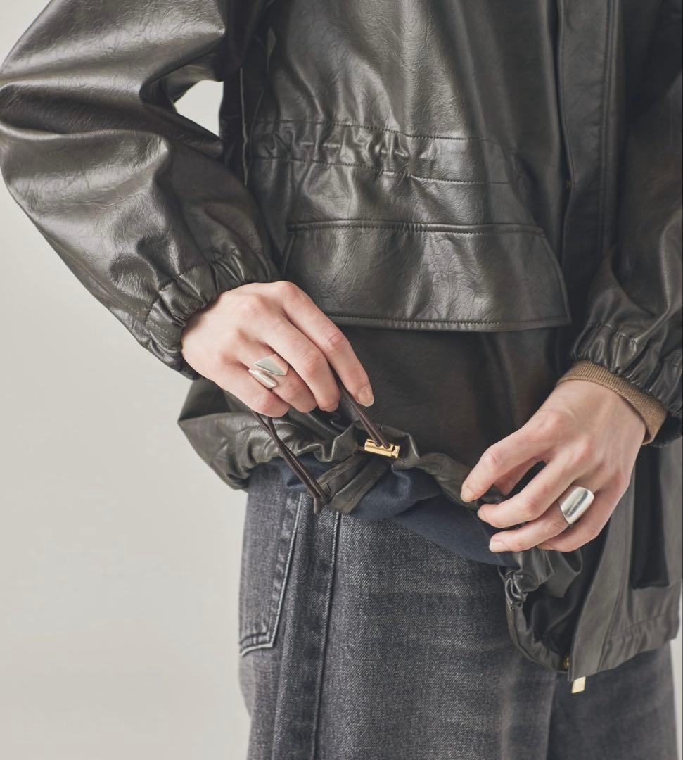 カレンソロジー今期ヴィンテージフェイクレザー