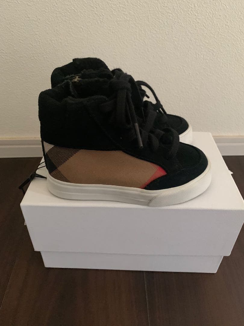 新品タグ付き！　バーバリーチルドレン　スニーカー 黒 チェック柄　14cm