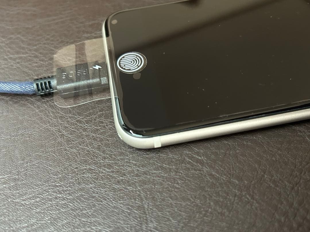 iPhone SE3(第3世代)64GB Apple Storeバッテリー交換済