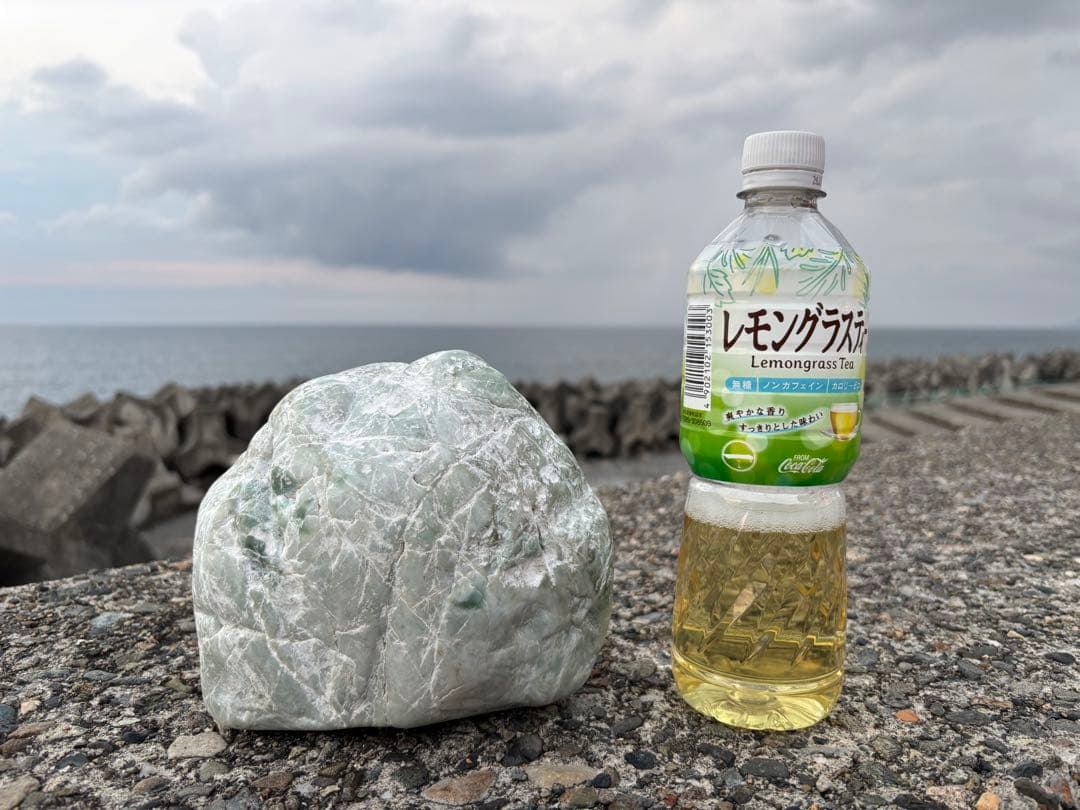 依頼により値下げ中　【国石】　糸魚川　翡翠　原石　ヒスイ　約3.4kg