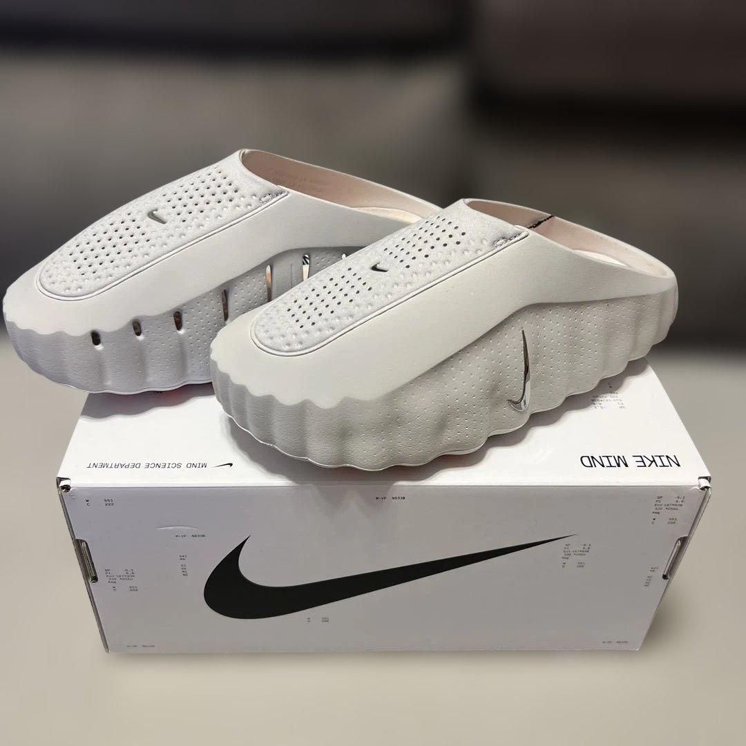 Nike Mind ホワイトサンダル