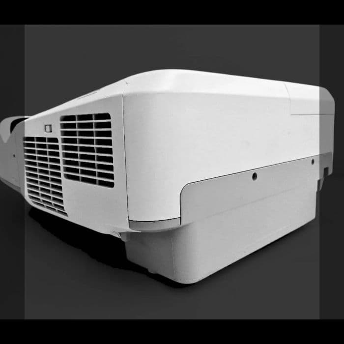 EPSON プロジェクター　EB-685WT リモコン付　1000時間台　限定品