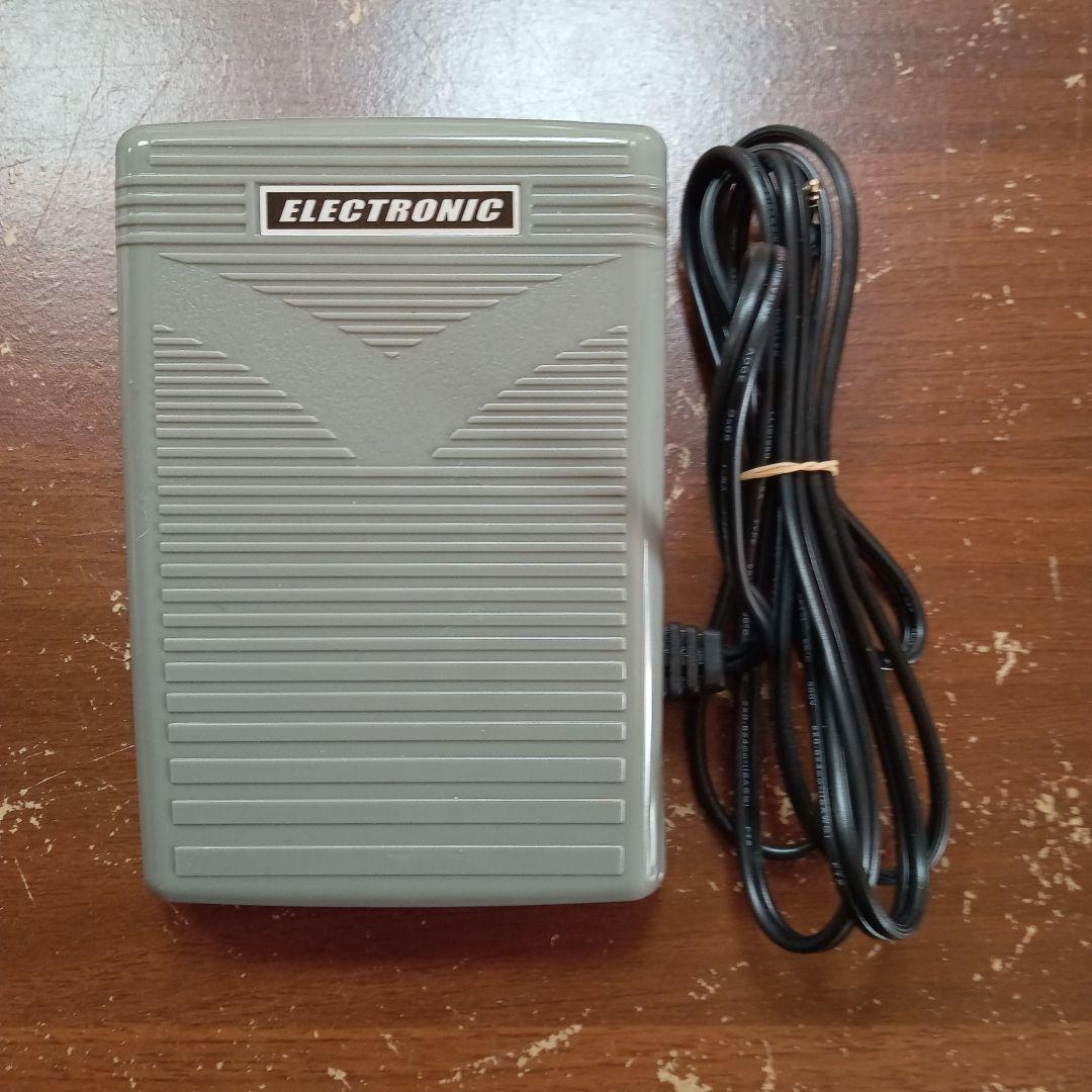 シンガー電子ミシン本体　分解整備済み　フットコントローラー付き