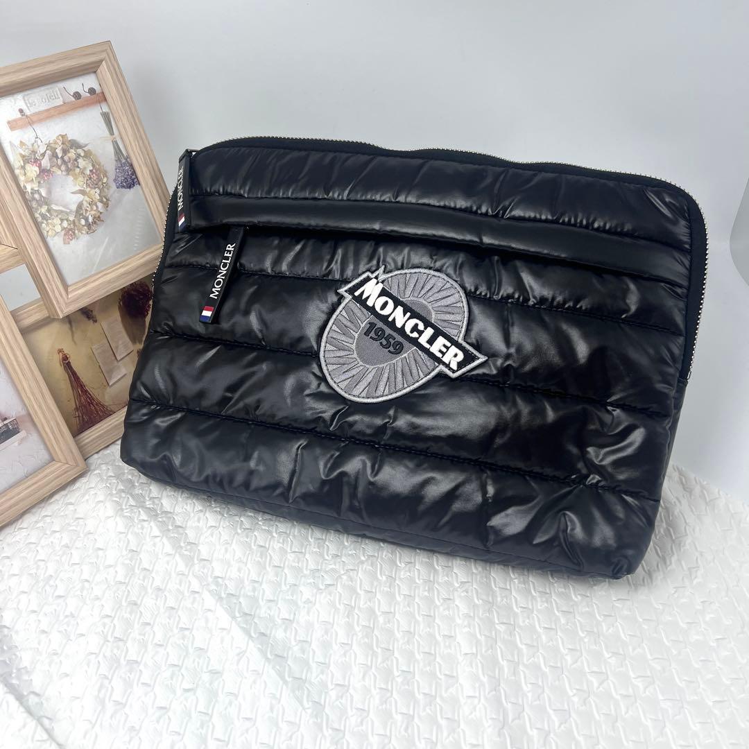 ✨ほぼ未使用✨MONCLERモンクレール　クラッチバッグ　PCケース　ナイロン