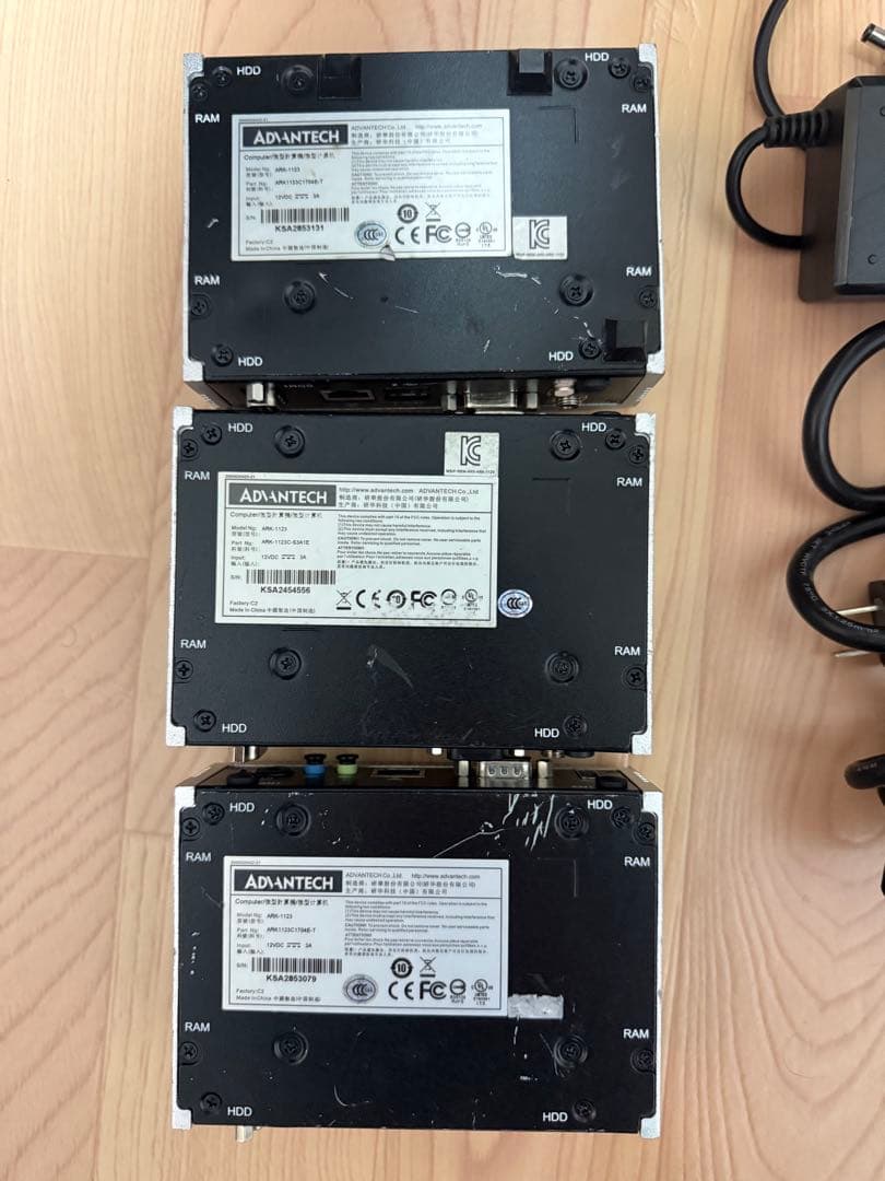 中古Advantech ARK-1123Cファンレス設計の産業用組込みPCセット