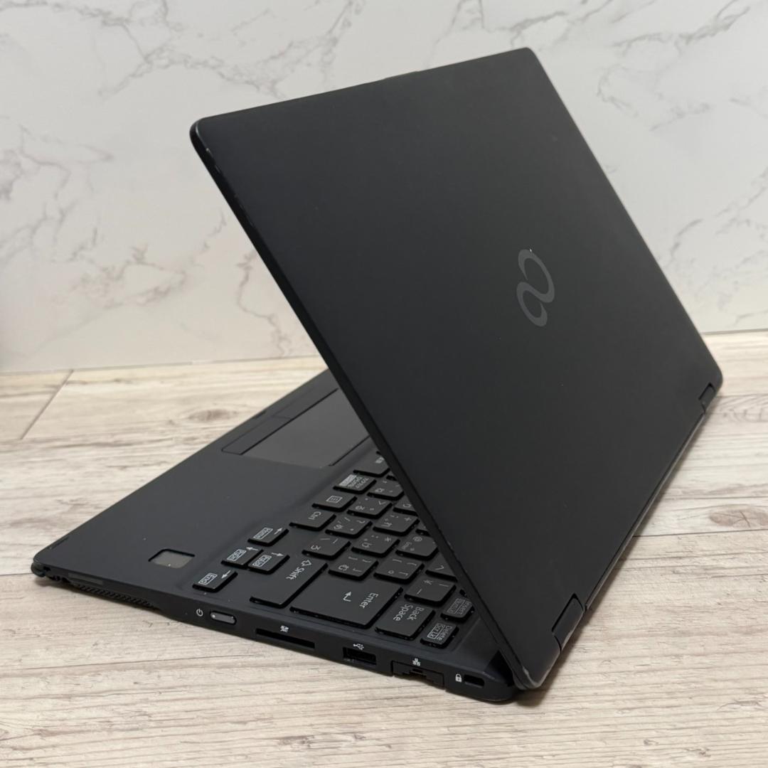 第10世代 core i5 富士通 薄型ノートPC バッテリー良好