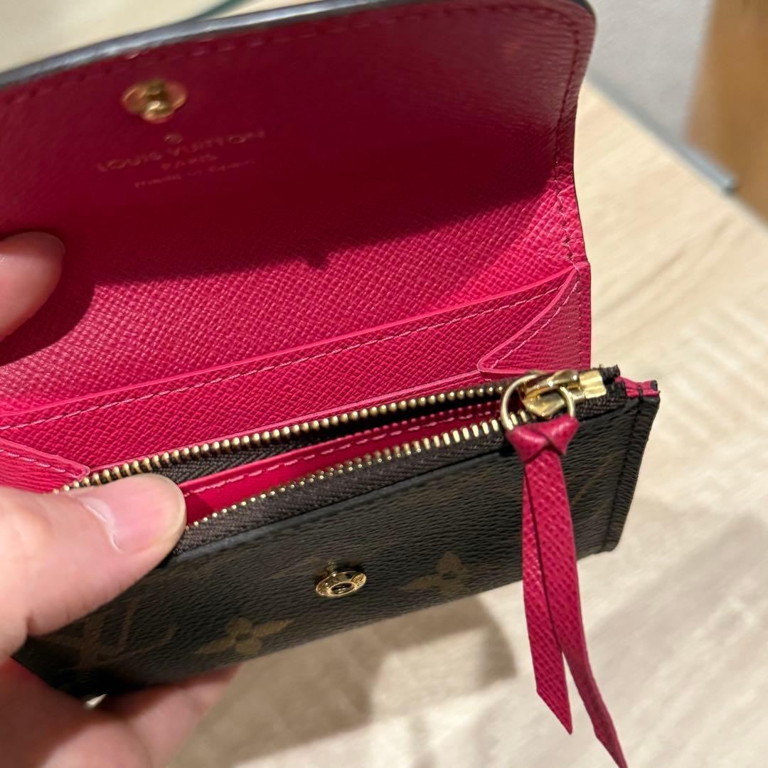 ルイヴィトン ポルトモネロザリ モノグラム 折り財布 フューシャ