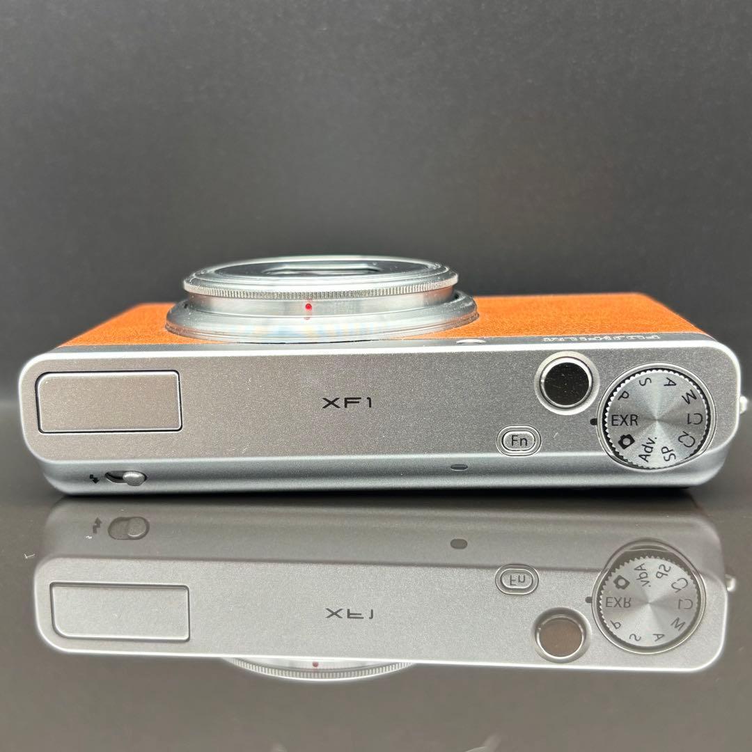 美品 FUJIFILM XF1 動作未確認