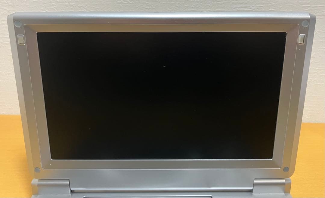 【ZOX/ゾックス】ポータブルDVDプレーヤー　DS-PP85E100 現状渡し