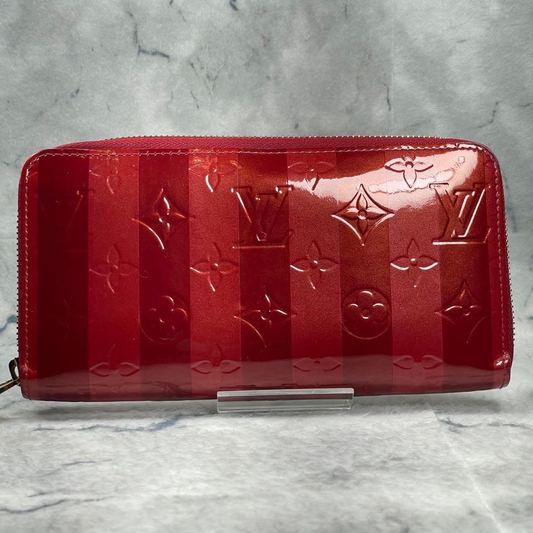 LOUIS VUITTON ヴェルニ レイユール ジッピーウォレット レッド