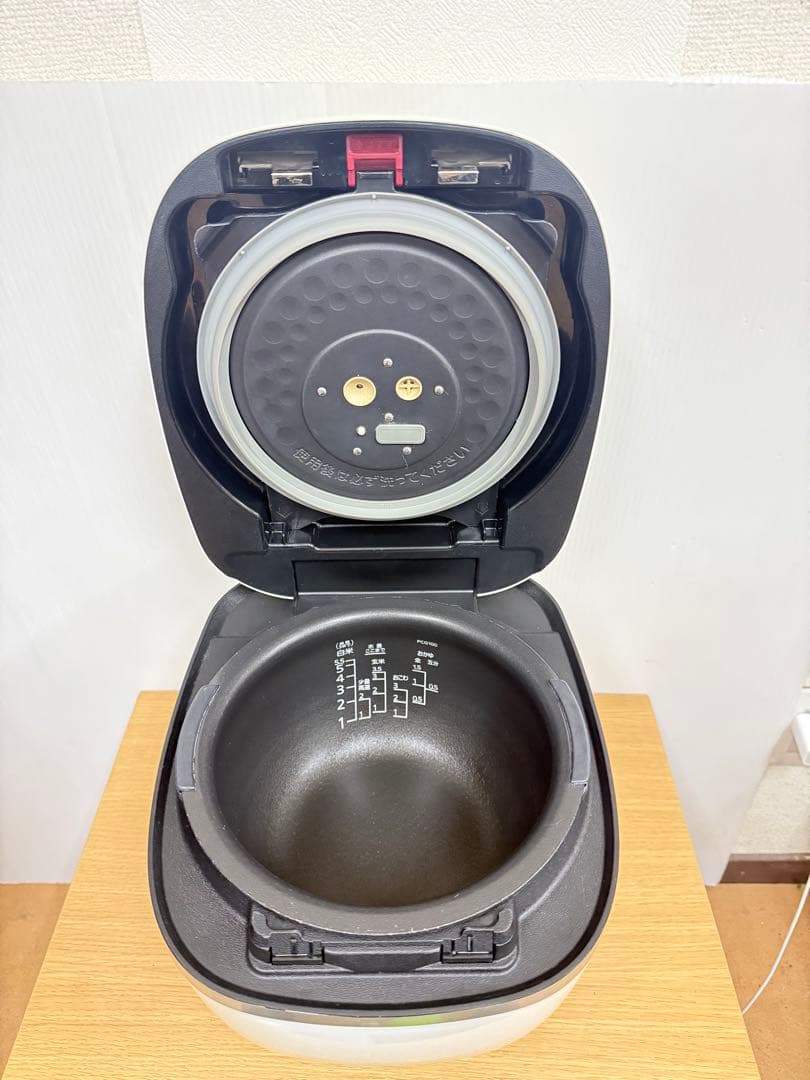 TIGER 圧力IH炊飯ジャー JPI-A100（3.0L）2021年製
