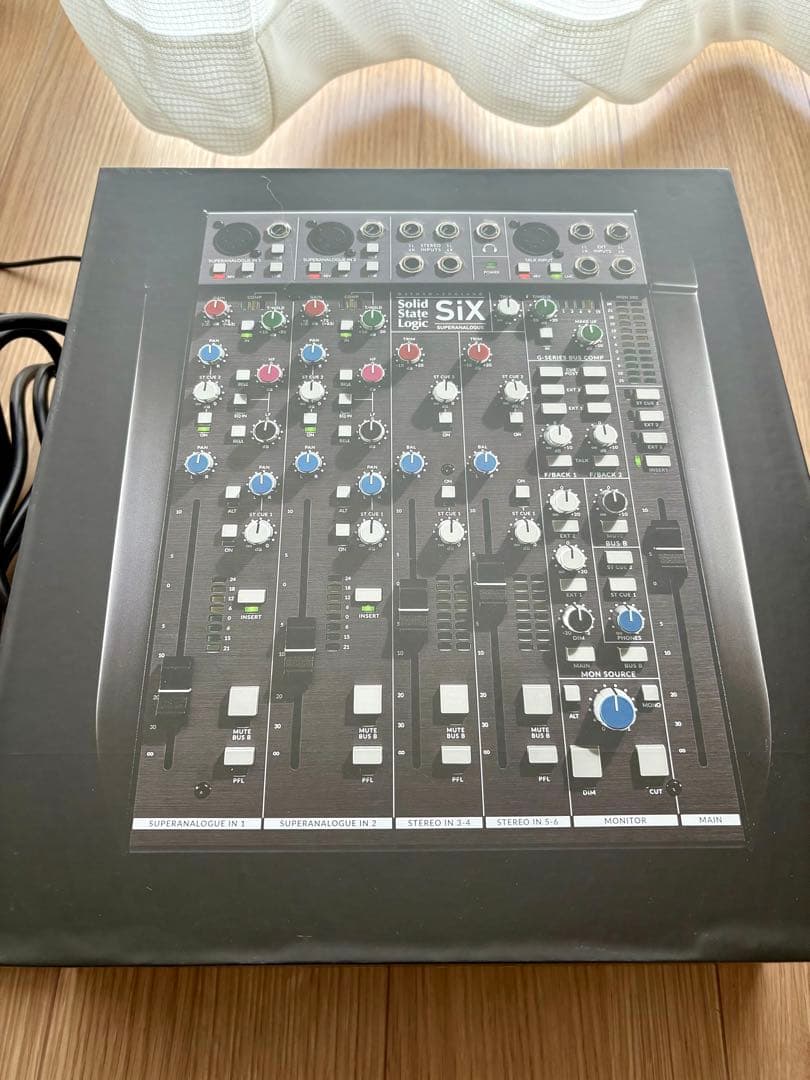 Solid State Logic SIX アナログミキサー　付属品一色