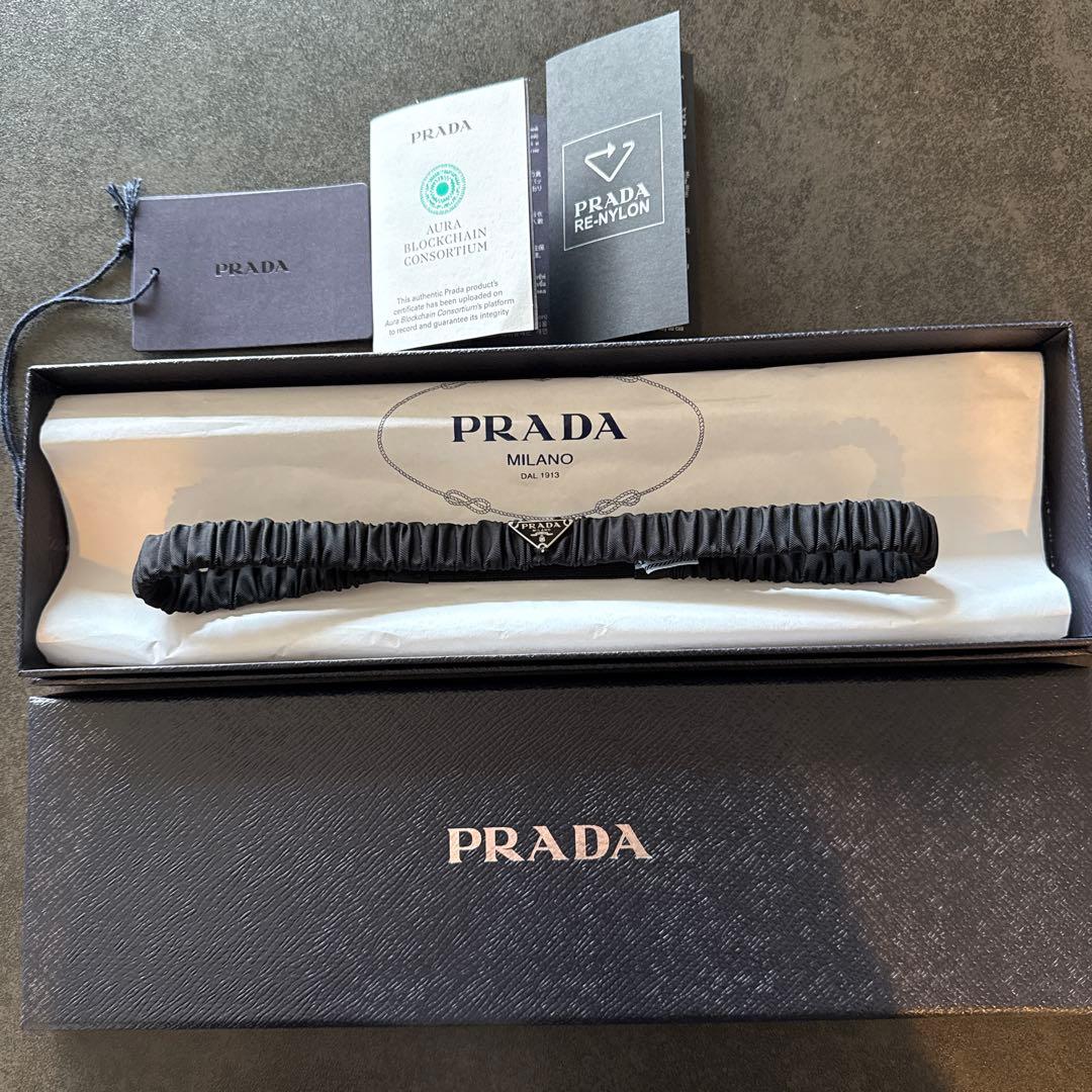 未使用品✨【PRADA】ヘアバンドカチューシャ