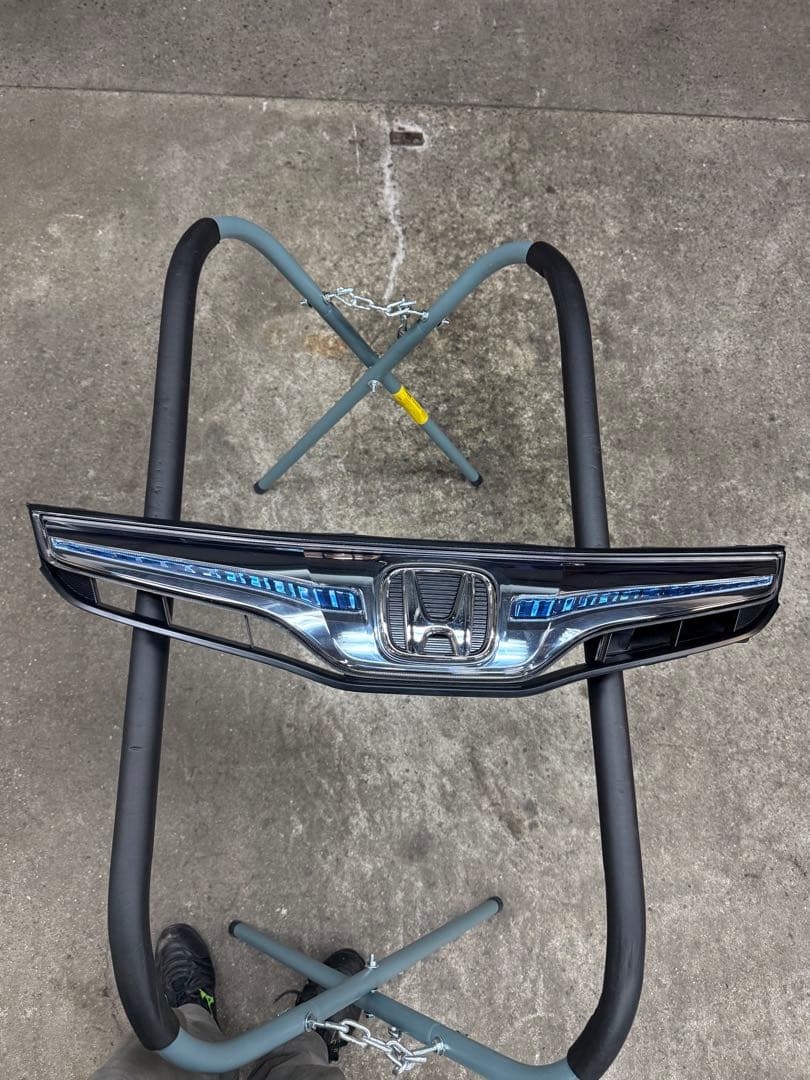 フィット GP4 フロントグリル　GP1,GE6,GE8