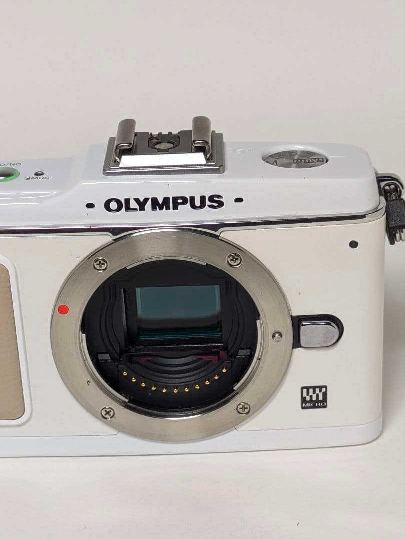 【美品】OLYMPUS ミラーレス一眼レフカメラ ホワイト