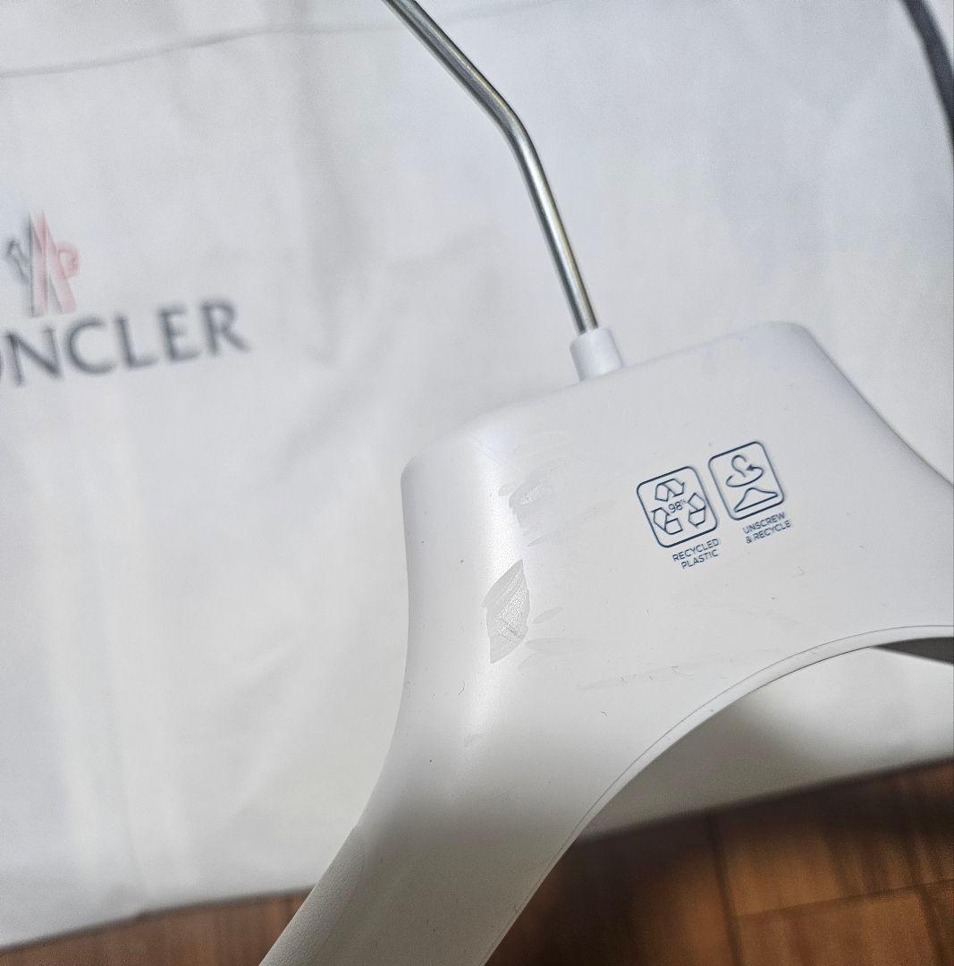 MONCLER 衣類カバー5枚とハンガー1本