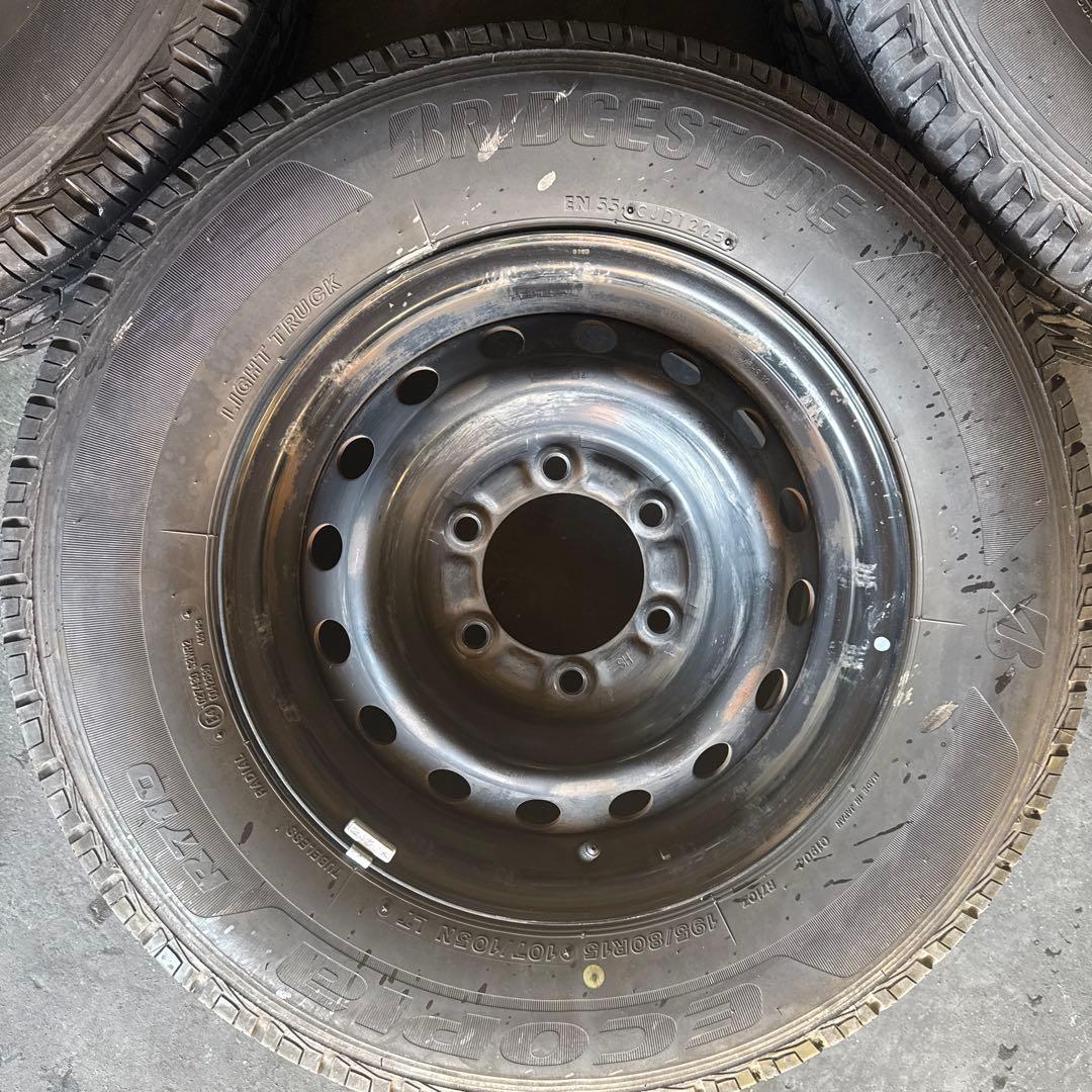 ハイエース　アルミ＆タイヤセット　195 80R 15 107 105N LT