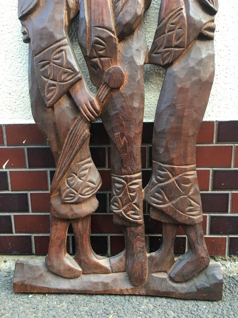 やっかい猫様　レトロ　木彫　壁かけ