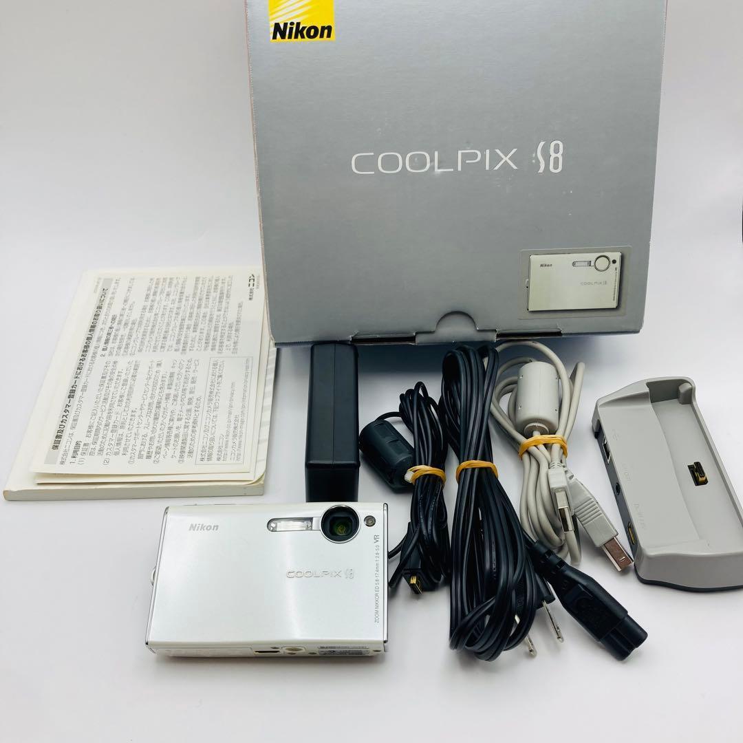 Nikon COOLPIX S8 コンパクトデジタルカメラ　ニコン　クールピクス
