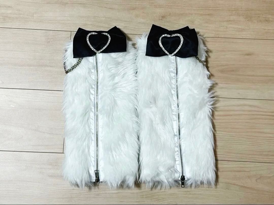 GOLDS♡ビジュー付きハートバックル♡チェーン♡ファーレッグカバー♡白×黒