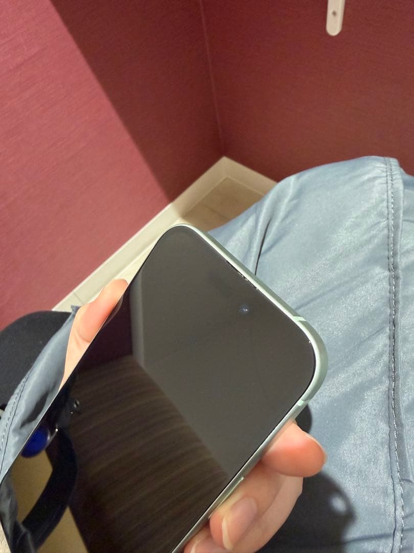 【こーちゃん】iPhone15 256GB グリーン