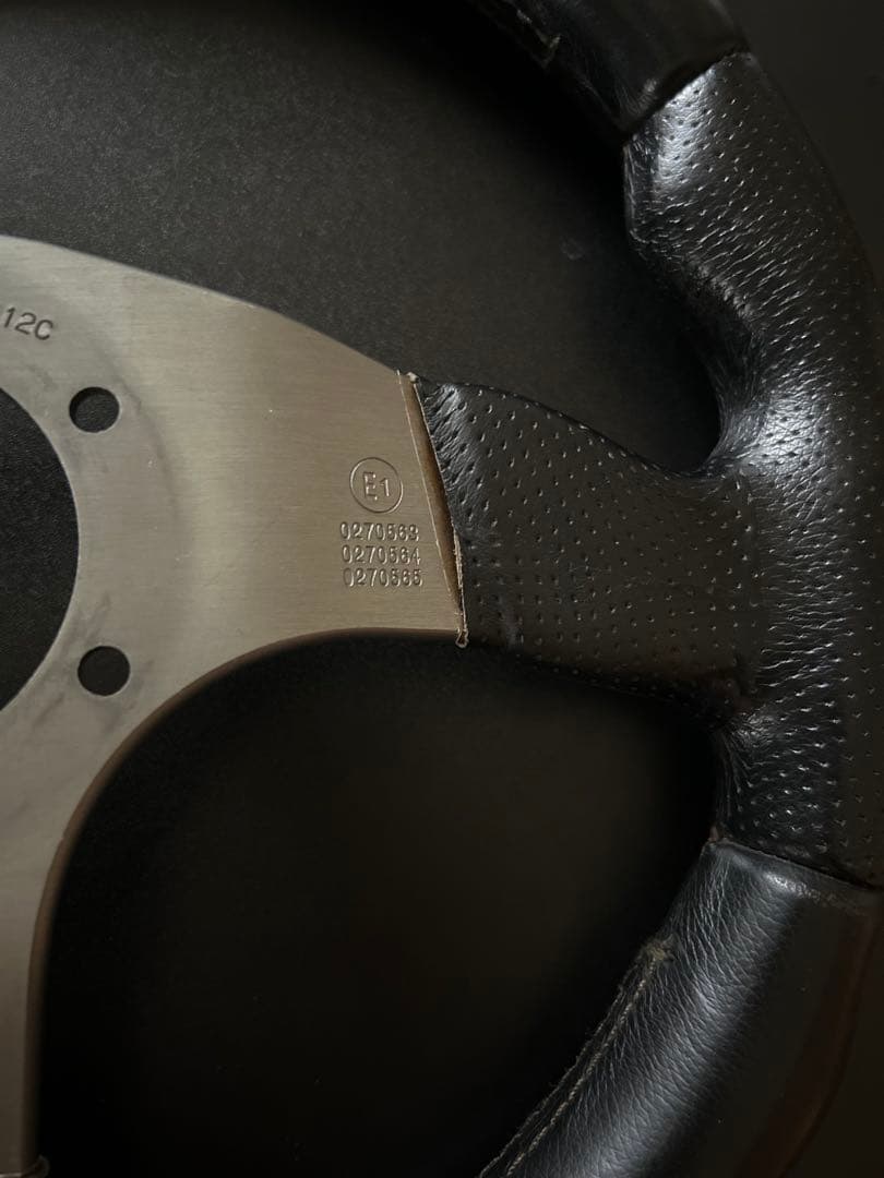 momo race 32パイ　ステアリング