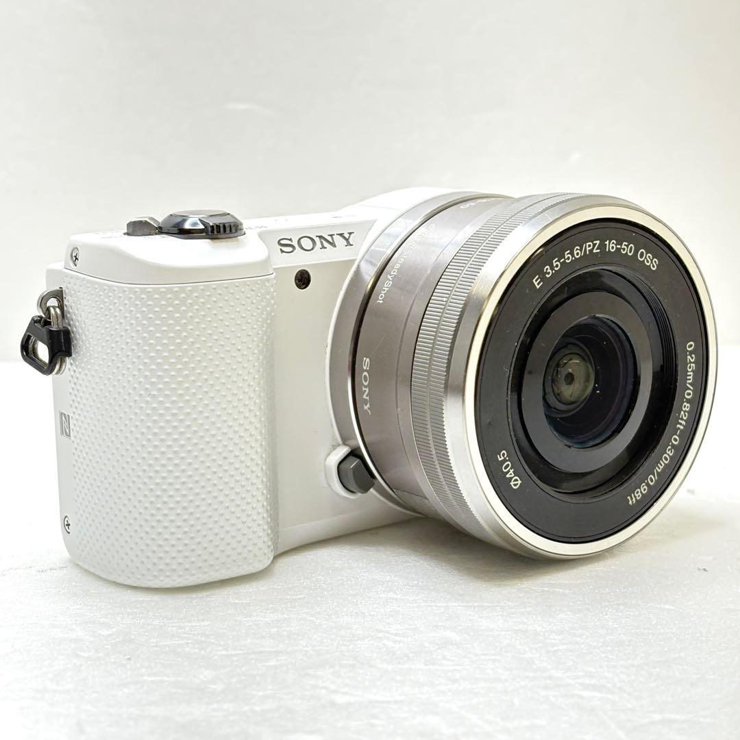 人気ホワイト✨自撮り&Wi-Fi❤️ソニー α5000 パワーズームレンズキット✨