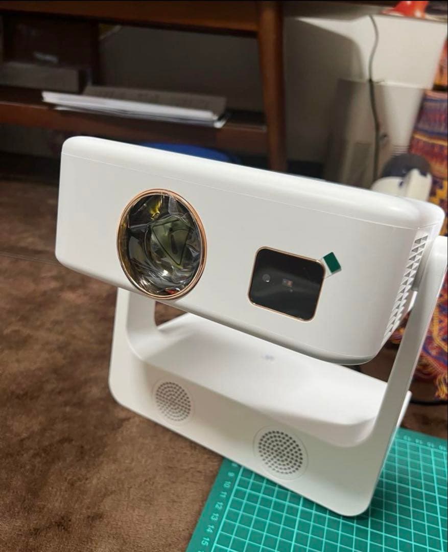 新品 Sovboi プロジェクター　Google TV搭載