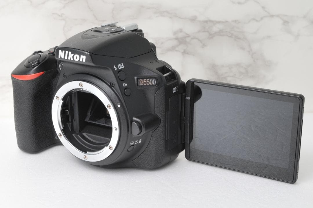 Nikon D5500 ボディ⭐️Wi-Fi スマホ転送 一眼レフカメラ ニコン