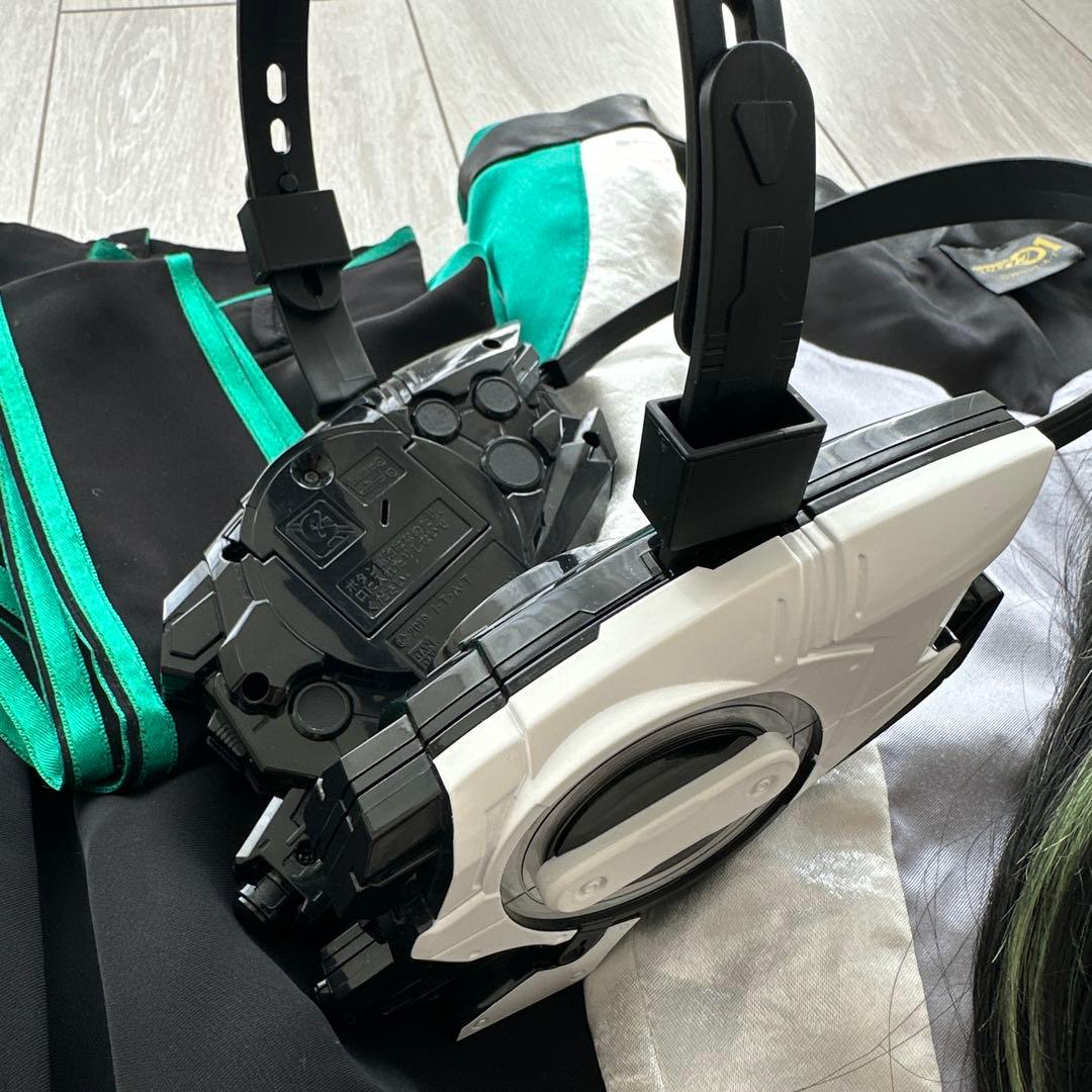 【美品】仮面ライダーゼロワン 公式 イズコスプレ衣装 セット