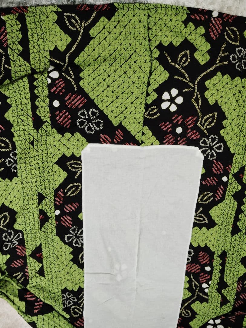 有松絞り 緑地に黒色の花柄