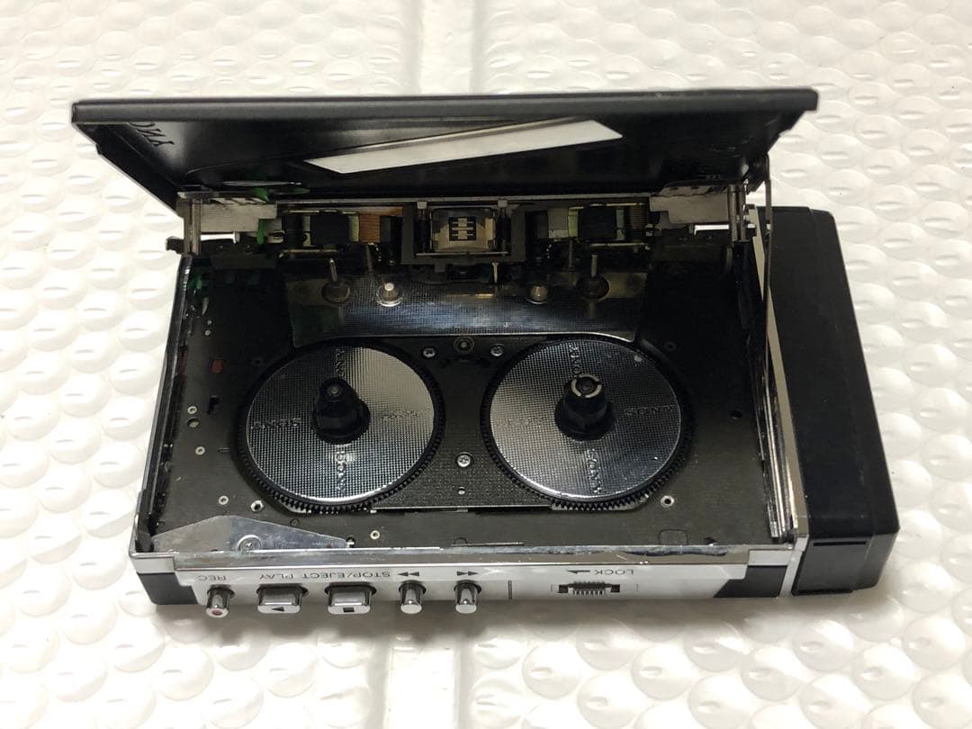 ポータブルプレーヤー SONY WalkmanWM-R202