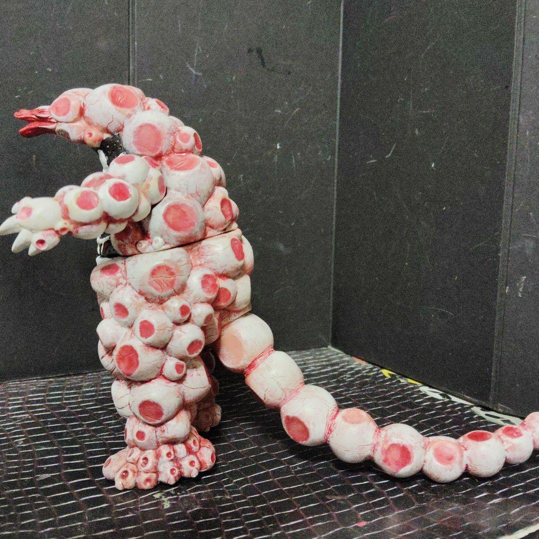 上野淳子ウルトラ怪獣ジョバリエ.マグニア