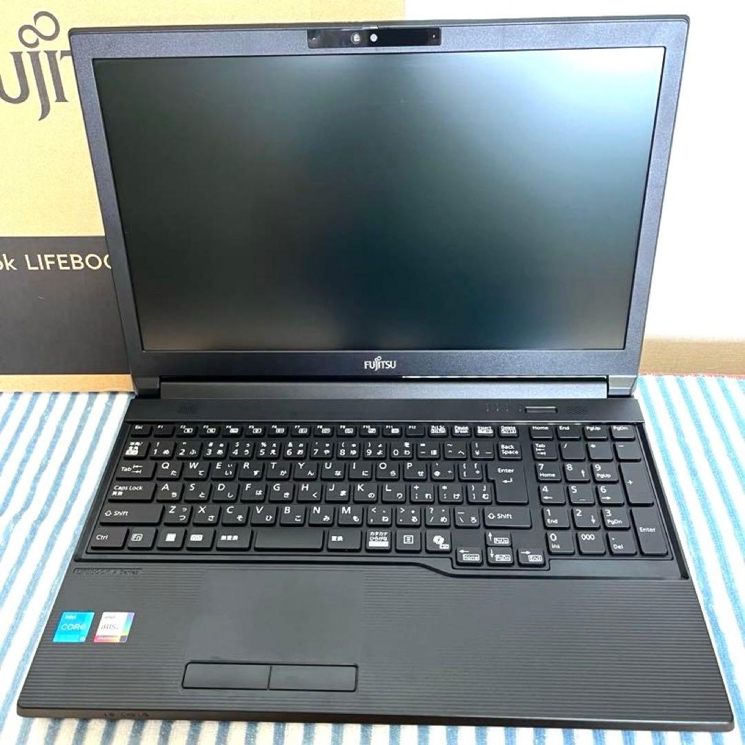 み*ひ様 【★美品！】富士通 LIFEBOOK A5513/R（2024年10月